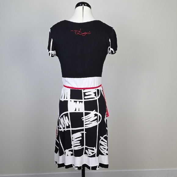 Desigual Black & White Graphic Dress with Red Sash Belt – Made in Spain – Size M - Picture 4 of 10
